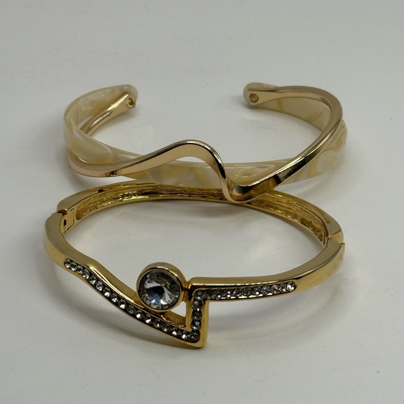 Gold tone bangle Set - Picture 4 of 7